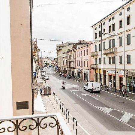 Intero Appartamento Nel Cuore Di Виченца Экстерьер фото